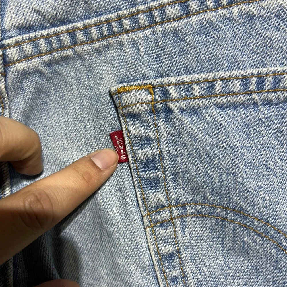 Vintage Levis 550 Jeans Mens 36x36 Light Wash Relaxed Fit Made in USA 90s Denim